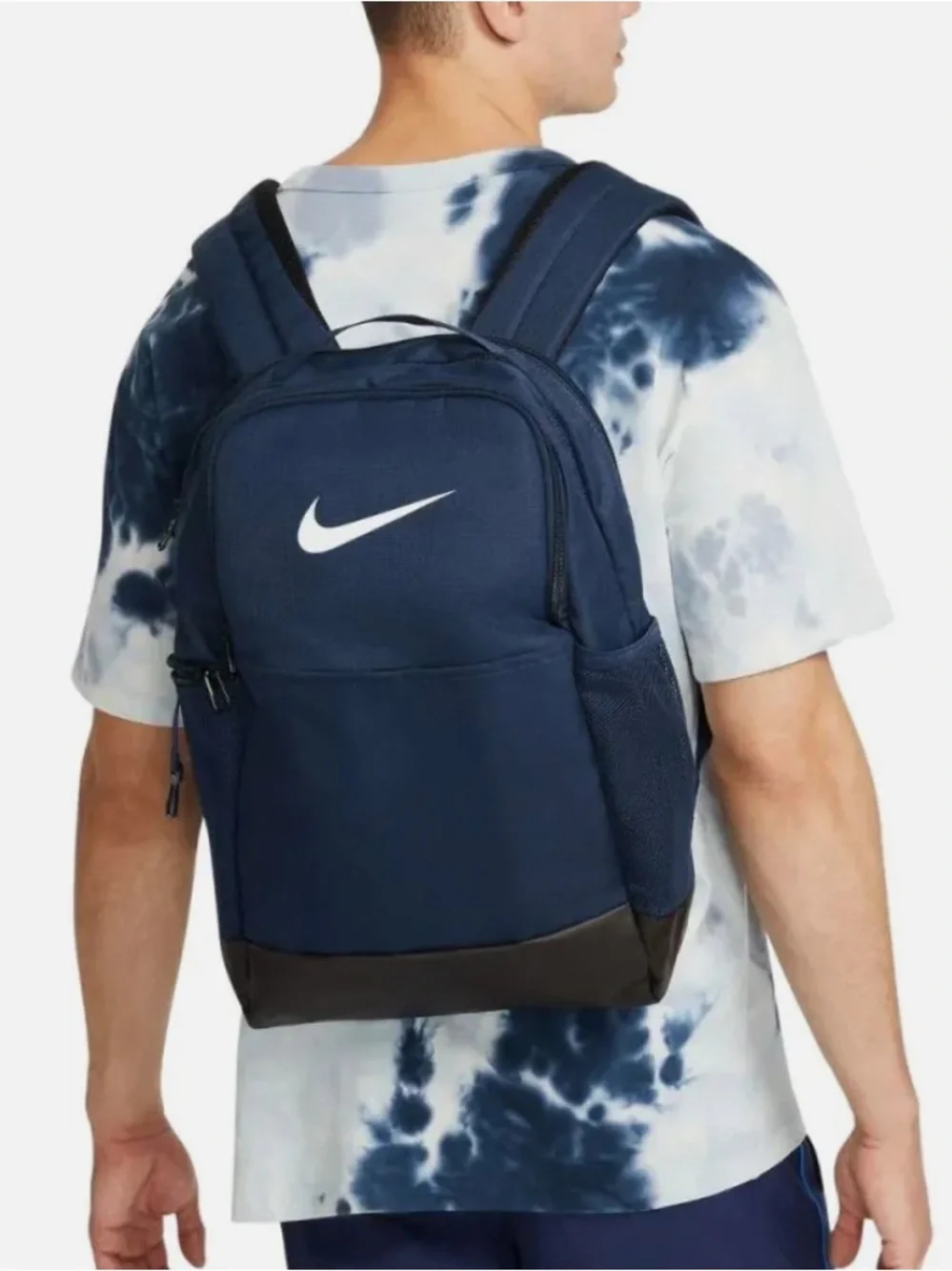 New Nike Brasilia navy blue and Black medium Men's Backpack with White Swoosh